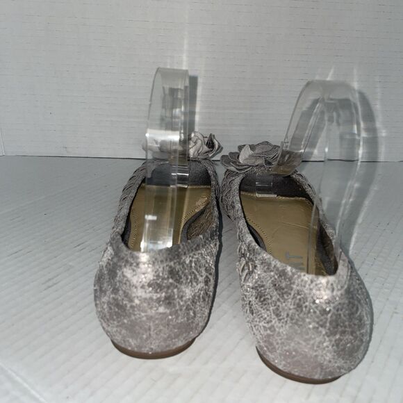 Report Flats Women’s Size 9 Silver Leather Peep Toe Ballet Flower Cutout Shoes - Picture 9 of 14